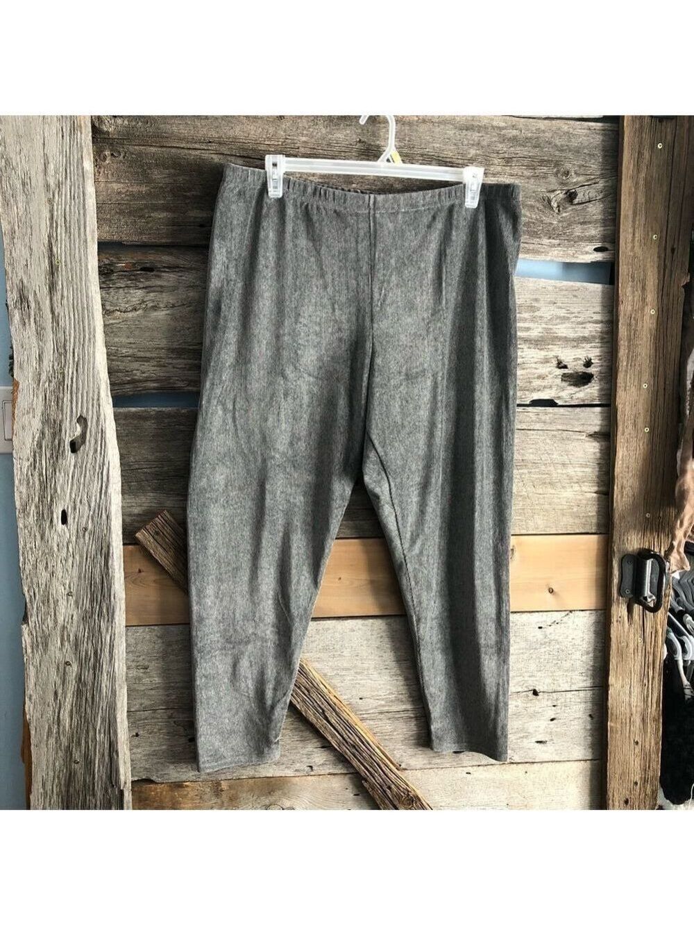 𝅺penningtons plus size 4X light grey soft velour leggings